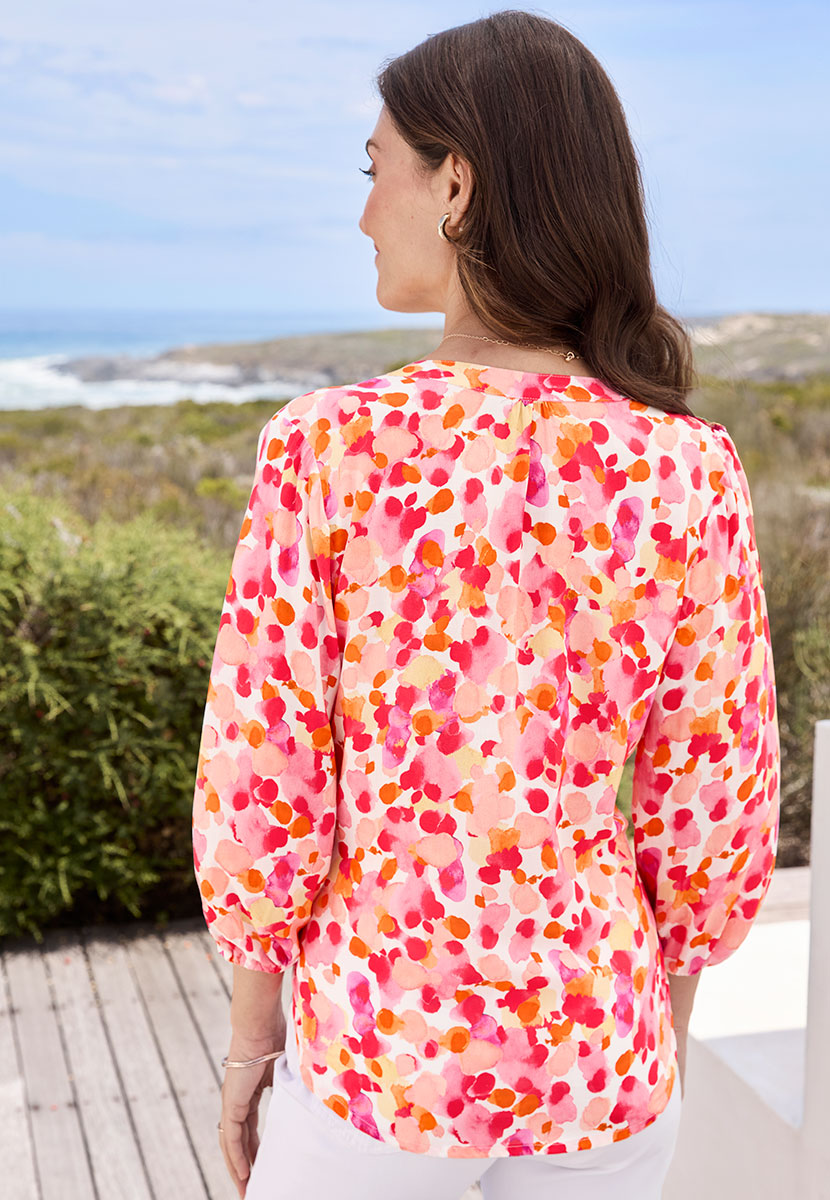  Elasticated Cuffs and Lightweight Breezy Design Detail View