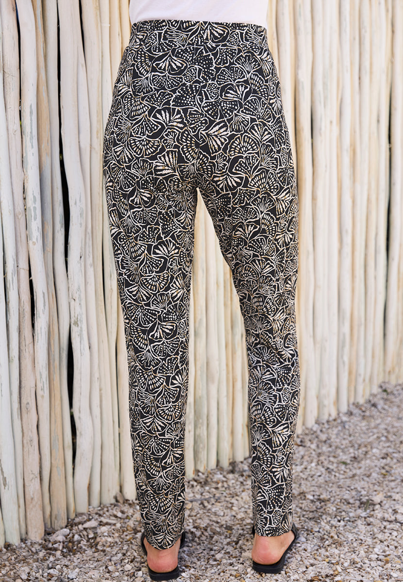 Ellen Tapered Pull On Jersey Trouser - Floriana Black Print