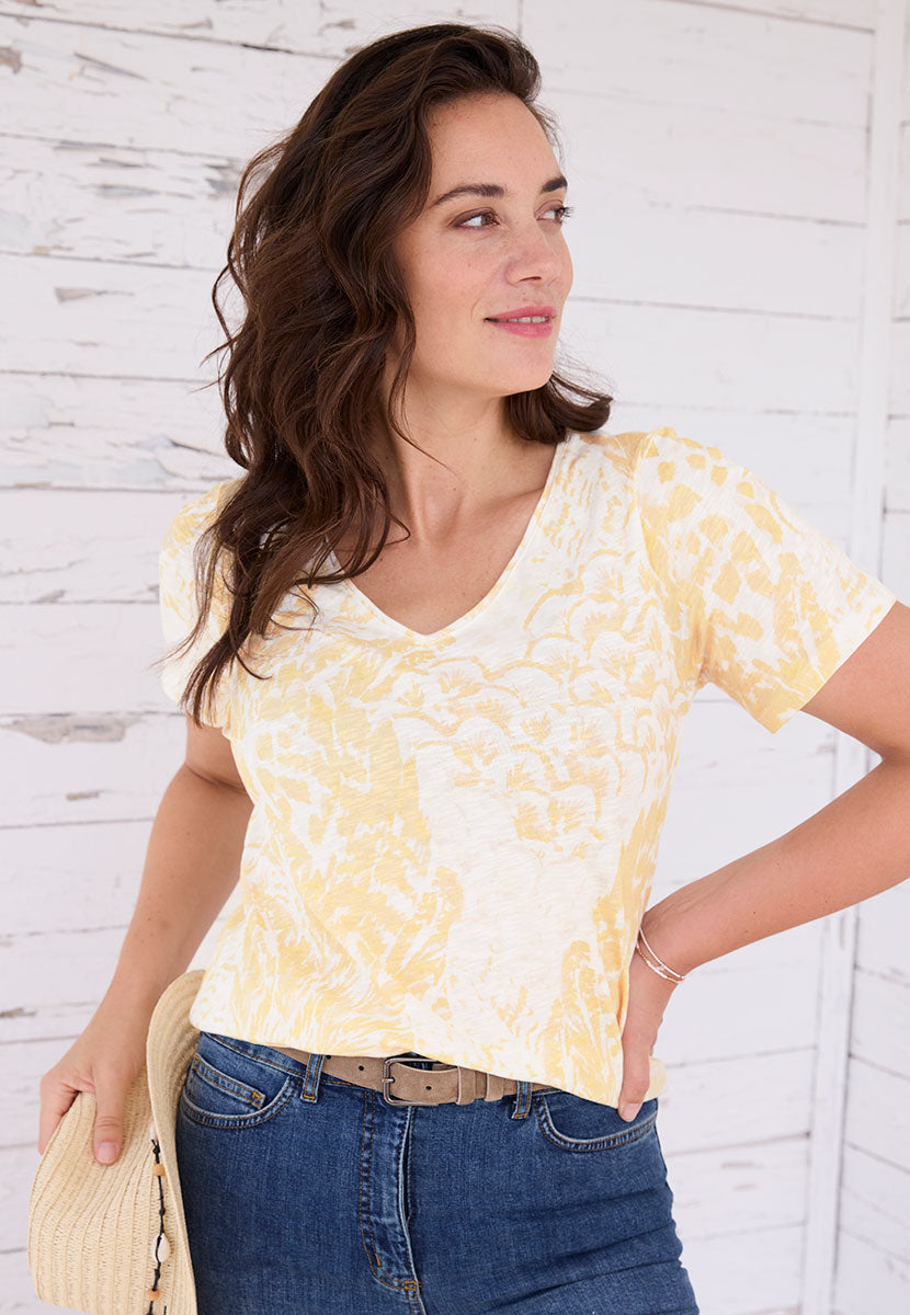 Jody Short Sleeve V Neck Cotton Top - Pastel Yellow Yellow and White Floral Design Relaxed Fit Soft Cotton Fabric with Flattering Curved Back Hem Front Alt View