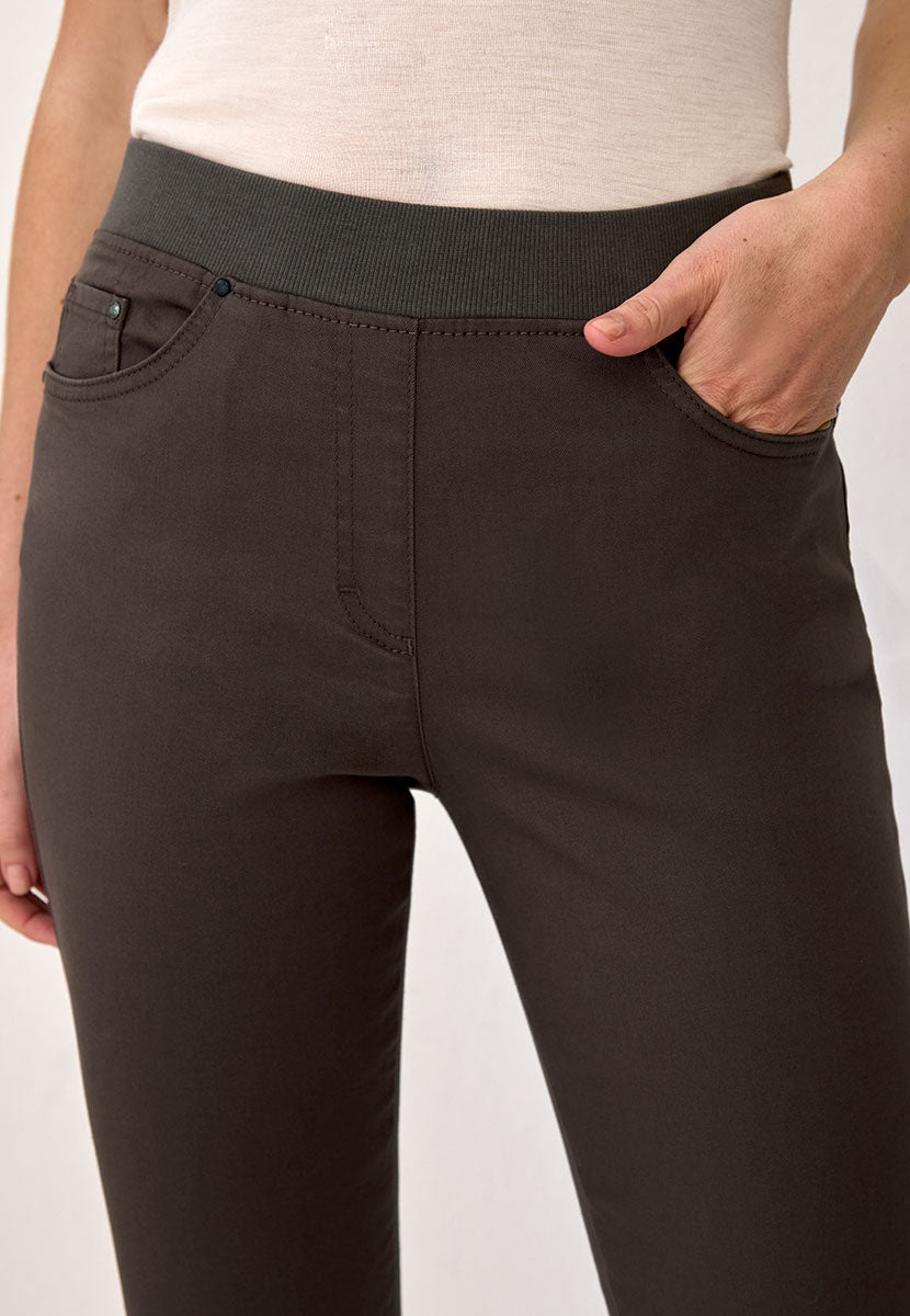 Brax Pull On Pamina 27 Inch Leg Trouser - Dark Chocolate Raphaela Range Slim Fit Straight Leg Style High Rise Five Pockets Two Way Stretch Front Detail View
