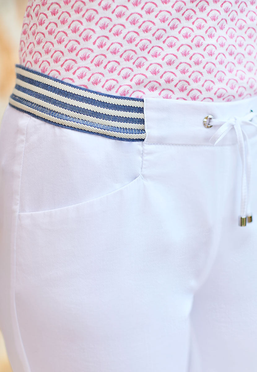 TONI Sarah Wide Crop Trouser - White Stretch Waistband and Drawcord with Metal Anglets Front Detail View