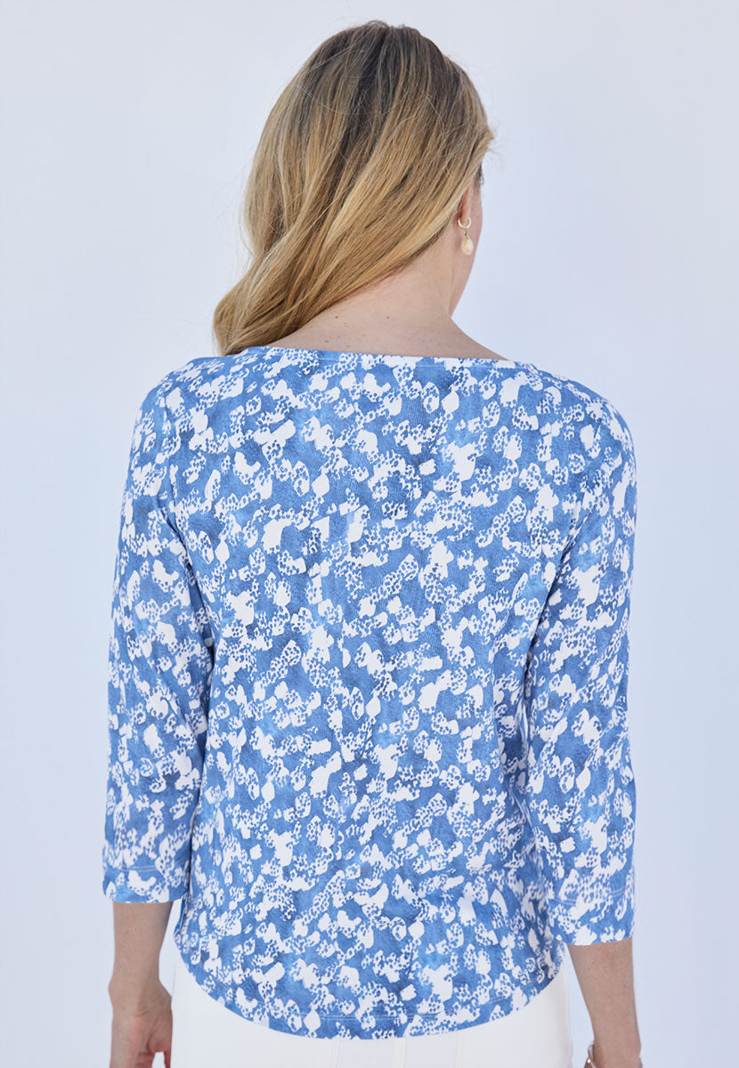Suzi 3/4 Sleeve Boat Neck Cotton Top - Daisy Blue Print