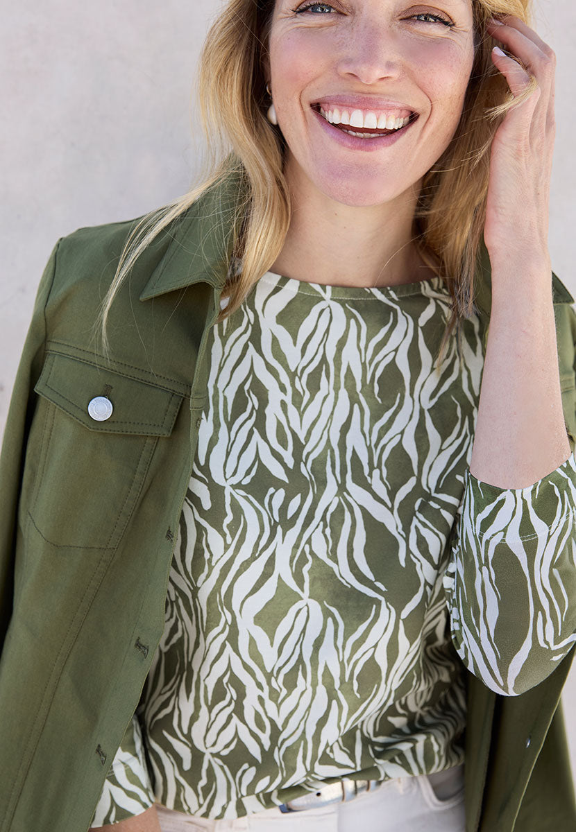 Suzi 3/4 Sleeve Boat Neck Cotton Top - Khaki Print