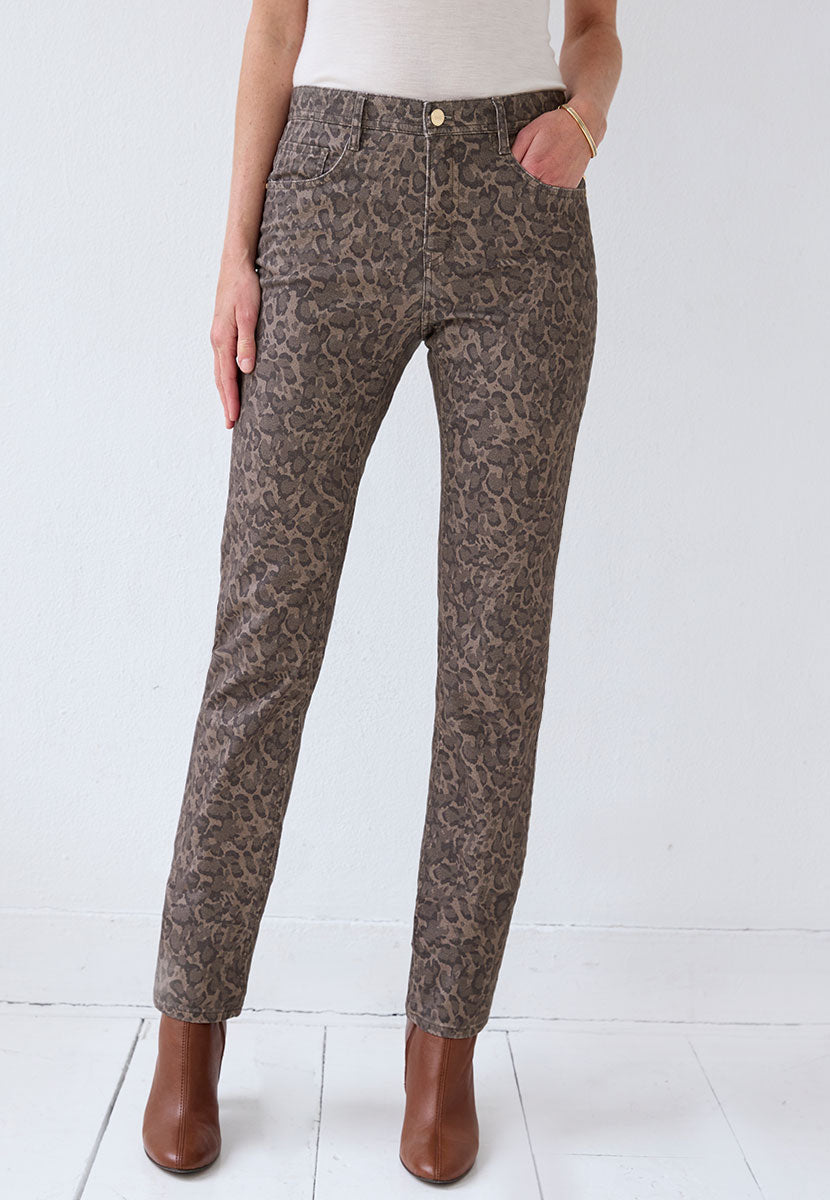 BRAX Winter Dream Mary Fit 30 Inch Leg Trouser - Leopard Print Animal Print Soft Smart Cashmere Touch Trouser Light and Warm Yarn For Great Shape Retention Front Detail View