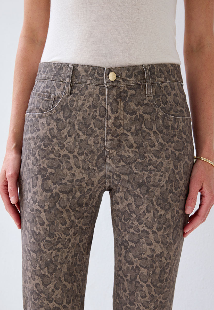 BRAX Winter Dream Mary Fit 30 Inch Leg Trouser - Leopard Print Animal Print Soft Smart Cashmere Touch Trouser Light and Warm Yarn For Great Shape Retention Back Detail View