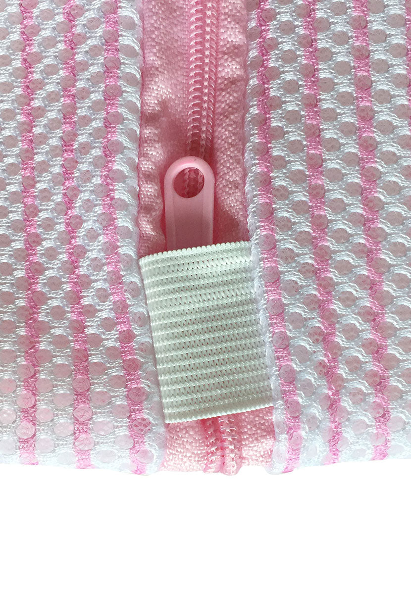 Lingerie Washbag - White Detail View