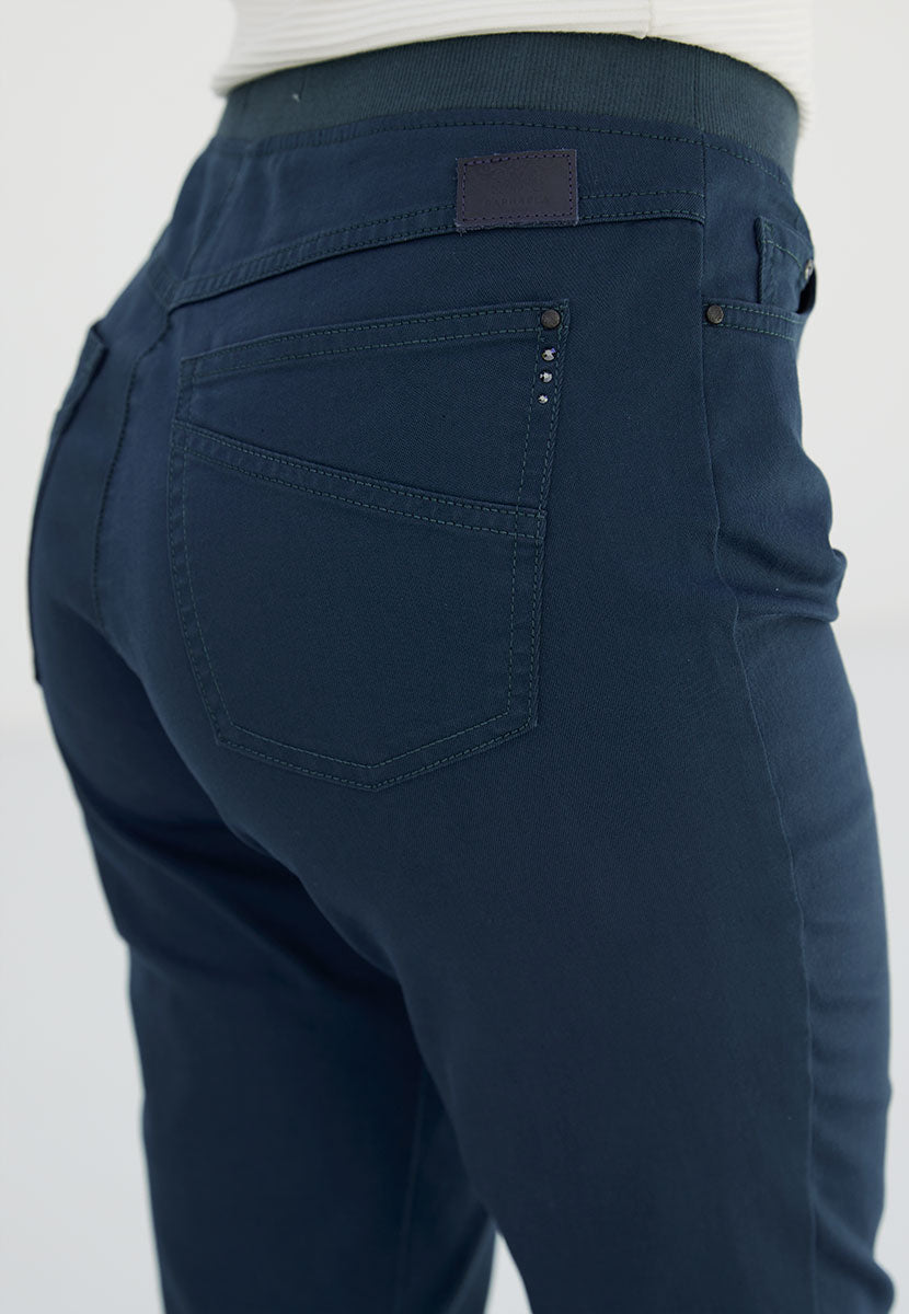 BRAX Pamina 29 Inch Leg Trouser - Dark Navy Detail View