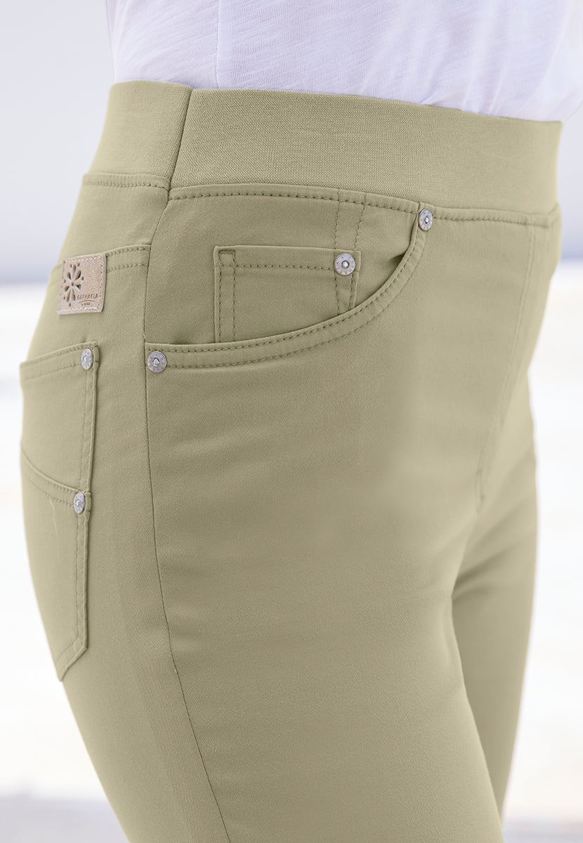 BRAX Pamina Pull on Crop Trouser - Soft Olive